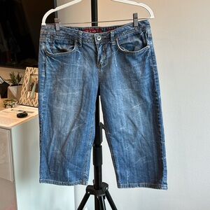 Mudd Women's Cropped Blue Jeans